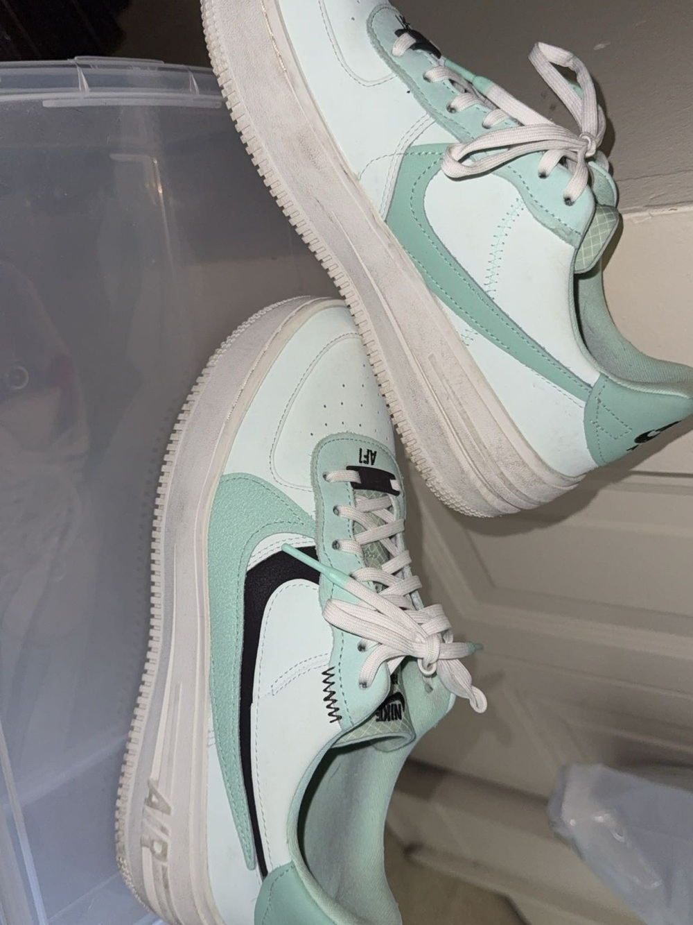 Nike Air Force 1 plt.af.orm barley green